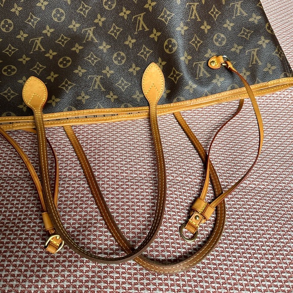 Louis Vuitton Neverfull GM - Picture 3 of 15